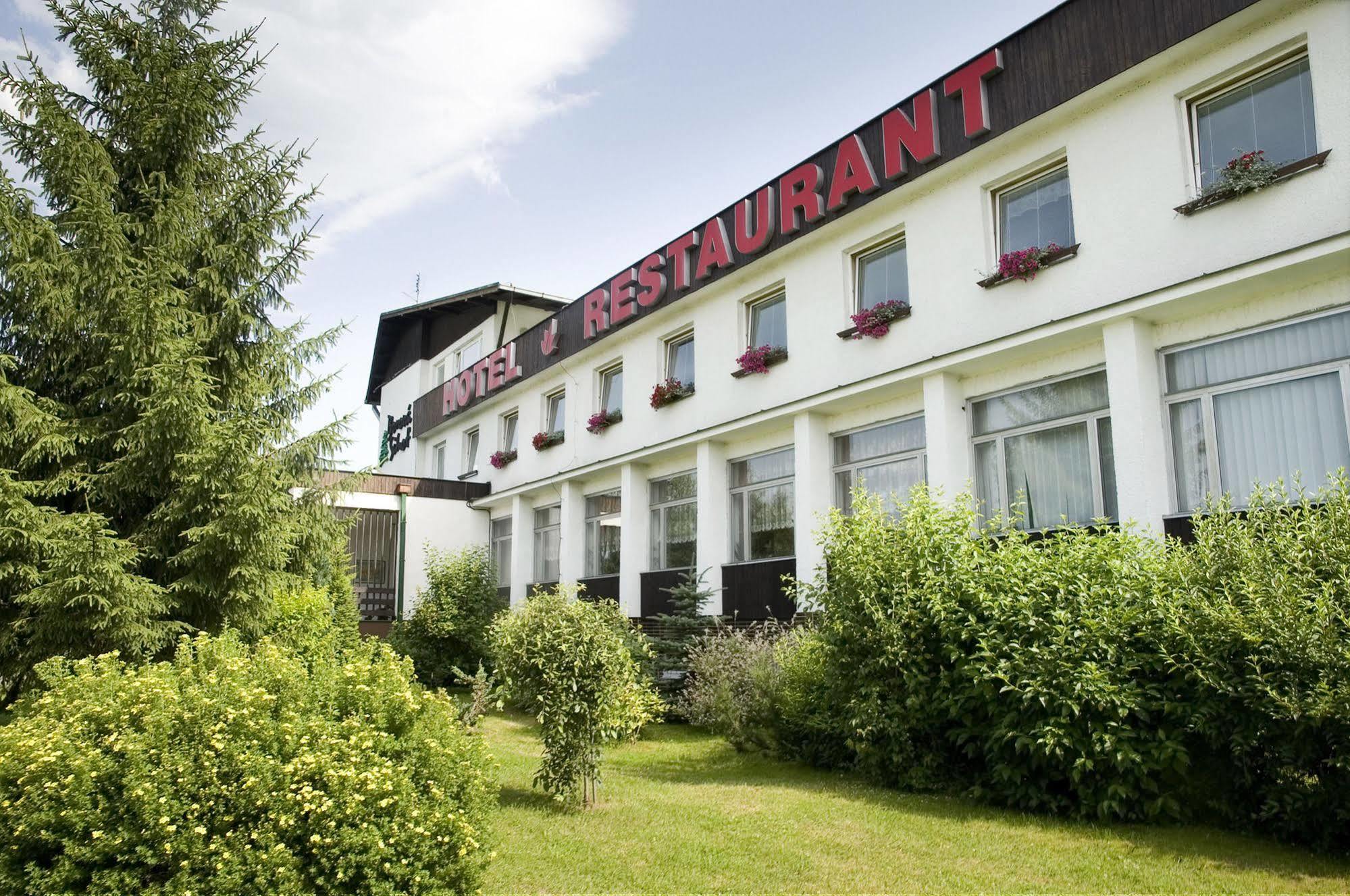 Borova Sihot Atc And Penzion Liptovský Hrádok Exterior foto